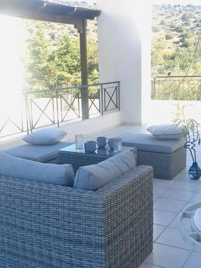 Beautiful Maisonette With A View To The Mountains And The Sea Agia Marina  ภายนอก รูปภาพ