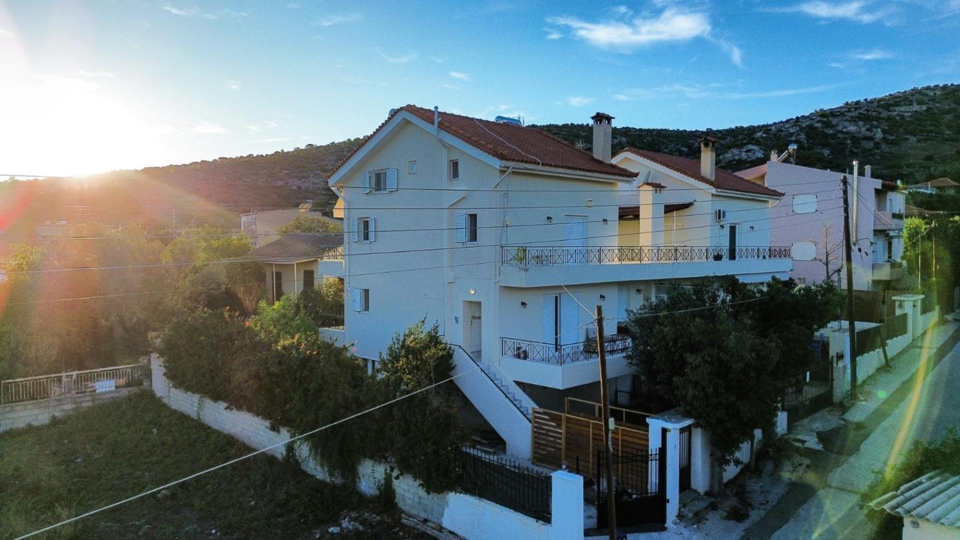 Beautiful Maisonette With A View To The Mountains And The Sea Agia Marina  ภายนอก รูปภาพ